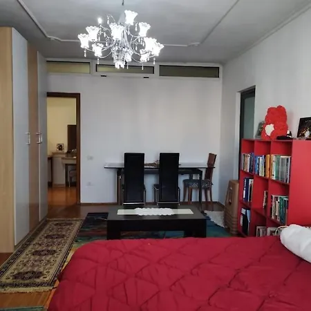 Flat In Tirana, Rruga 5 Maji, 아파트