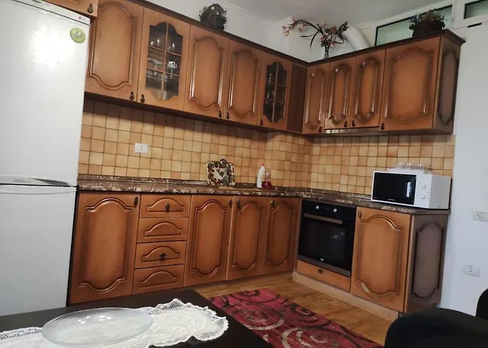 Flat In Tirana, Rruga 5 Maji, 地拉那